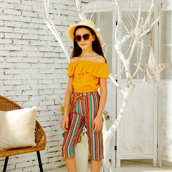 Solid Flounced Collar Top and Striped Pants Set - Picture 2 of 2